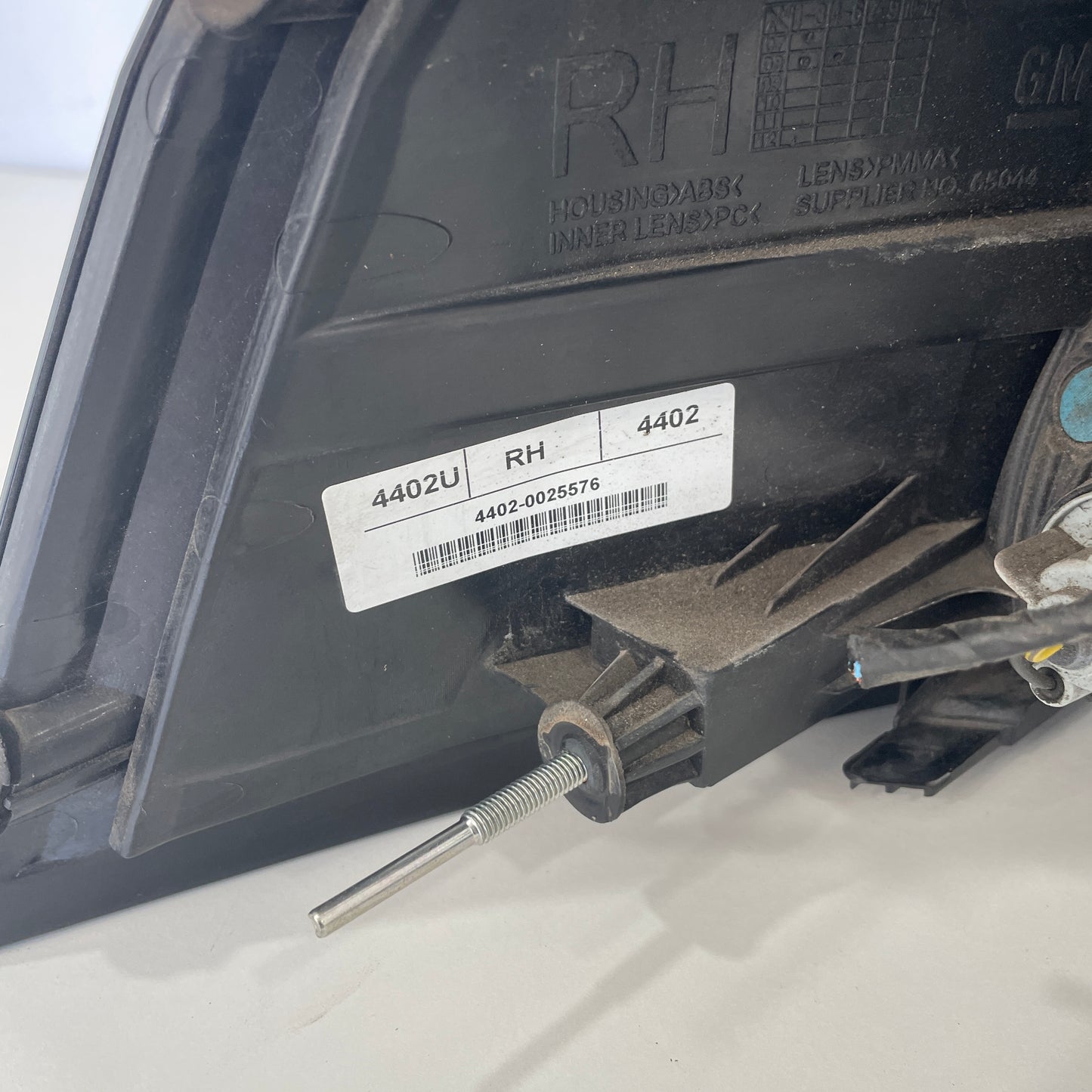 Holden Commodore VE 2006–2013 Tail Light Right RH Sedan 4402U OEM