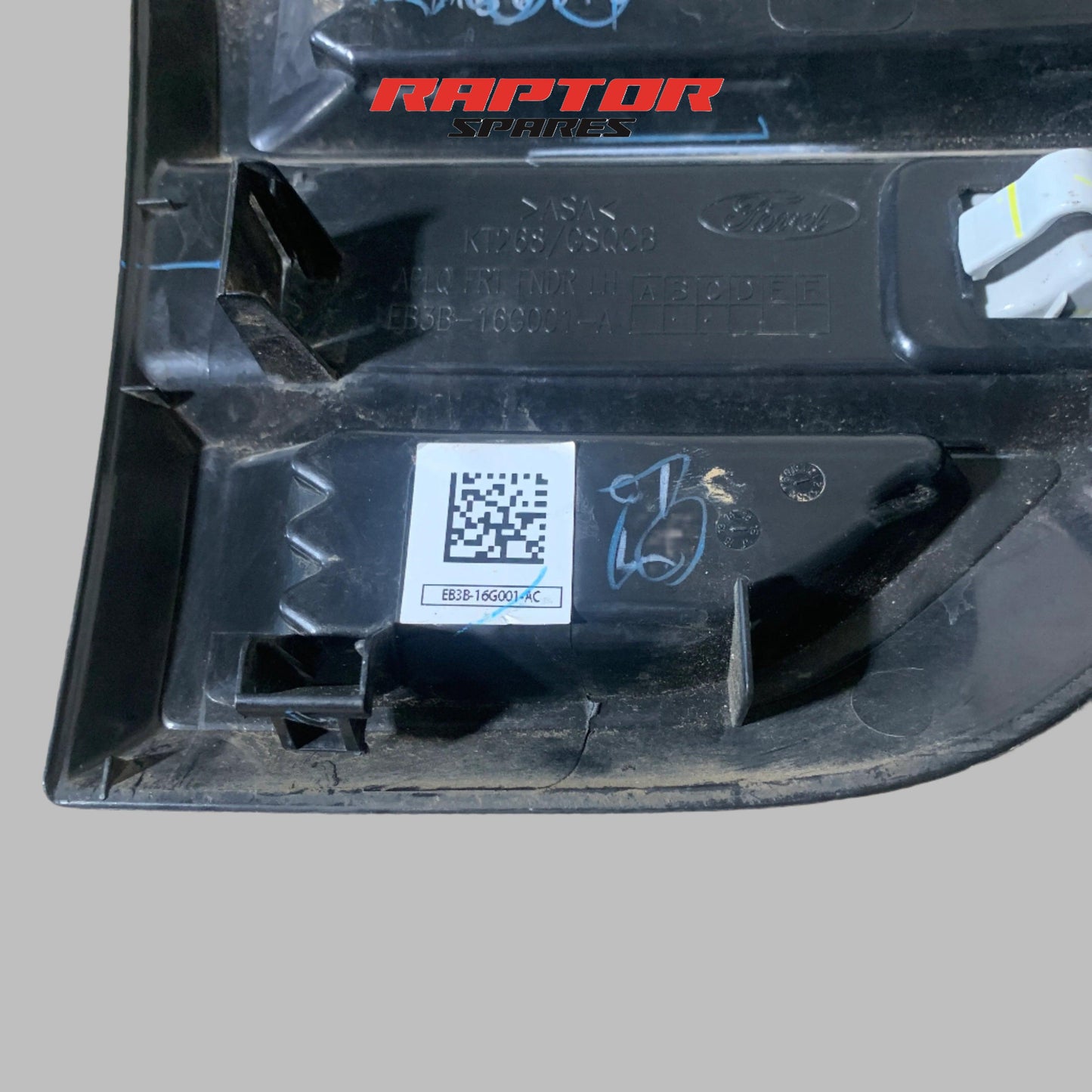Ford Ranger Left Fender Guard Trim with Repeater Lamp PX2 PX3 2015-2022