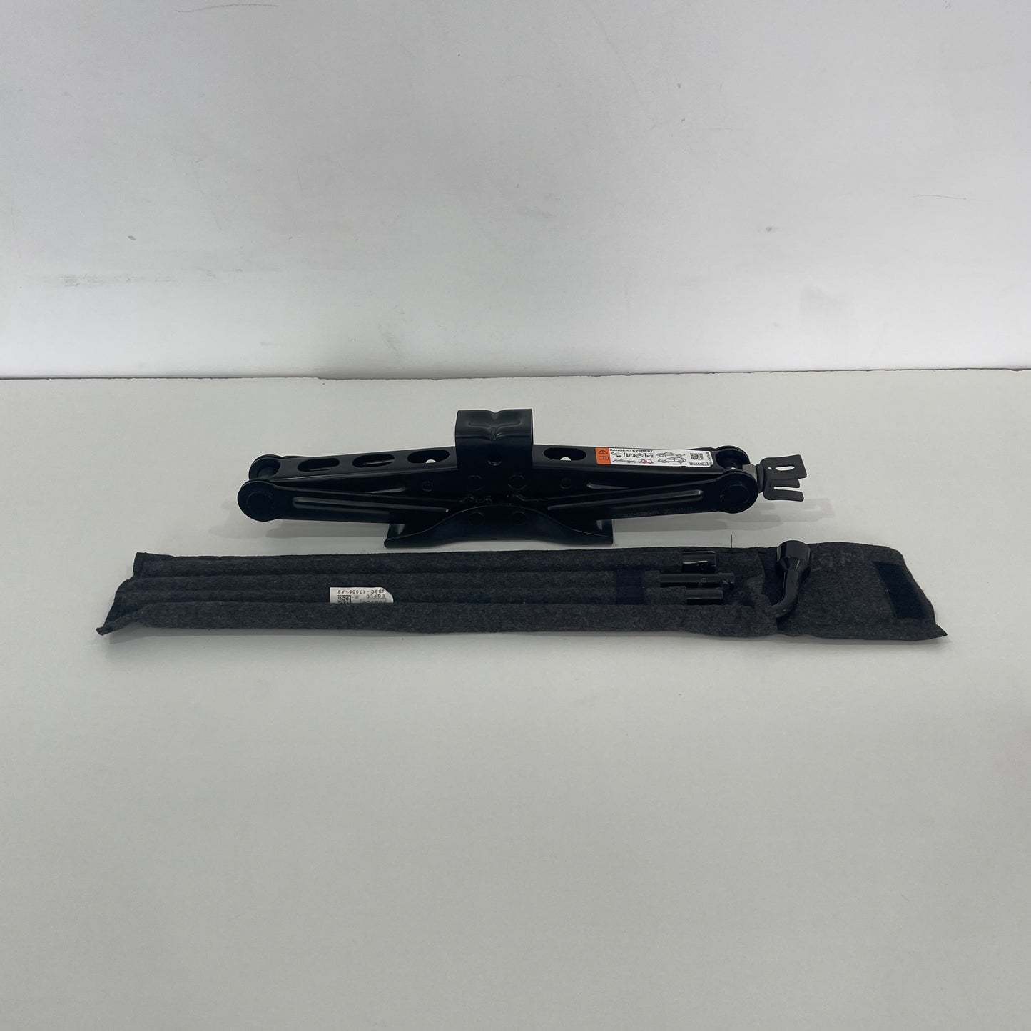 Ford Ranger/Everest Scissor Jack Assembly PX2 PX3 (2015–2022) JB3C-17A078-BB