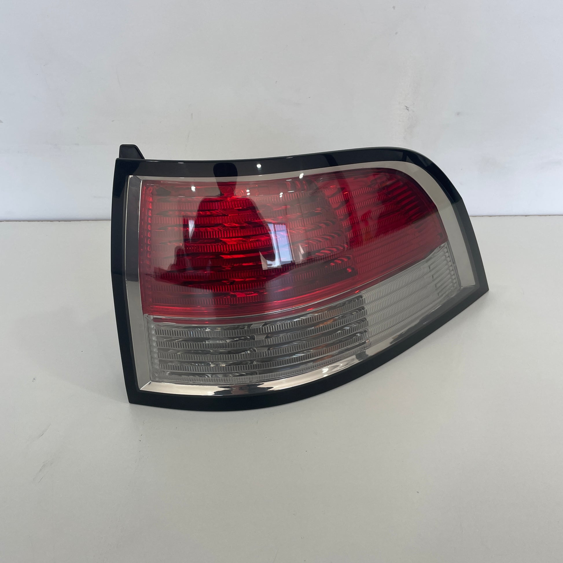 Holden Commodore VE 2006–2013 Tail Light Right RH Sedan 4402U OEM