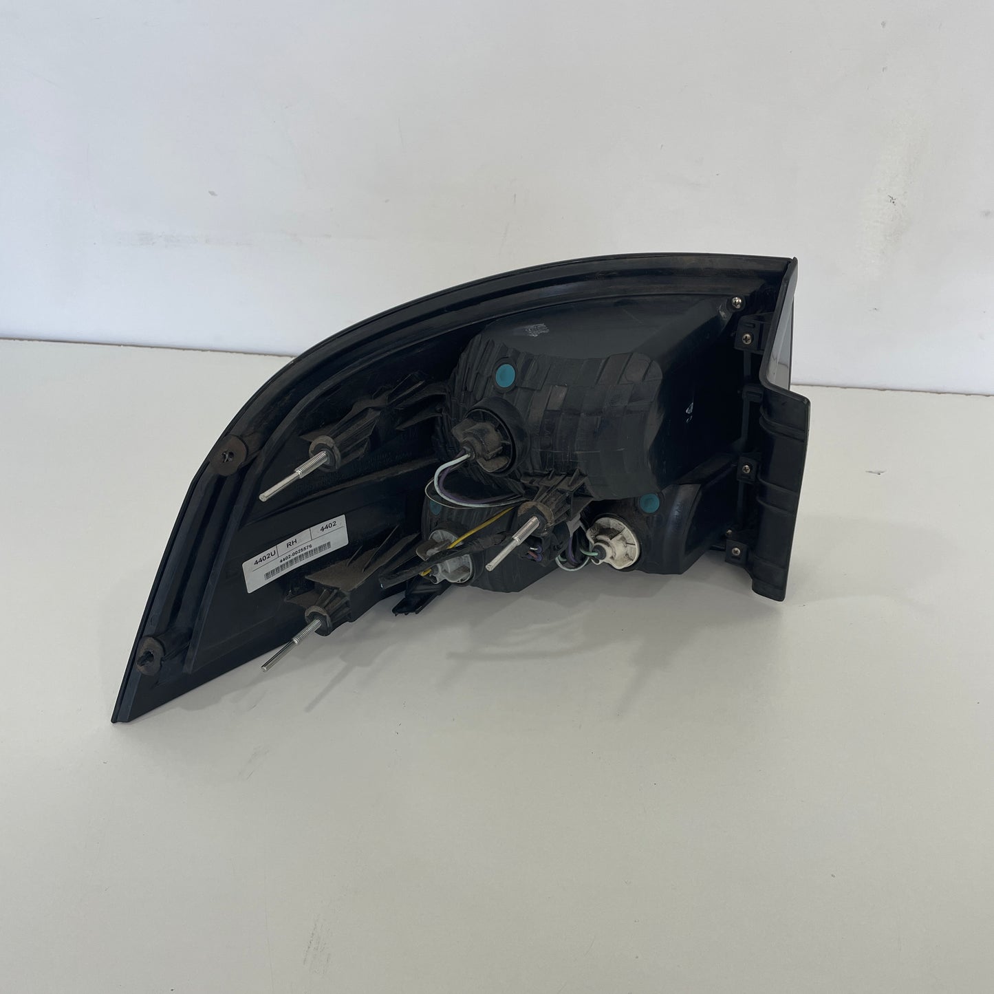 Holden Commodore VE 2006–2013 Tail Light Right RH Sedan 4402U OEM