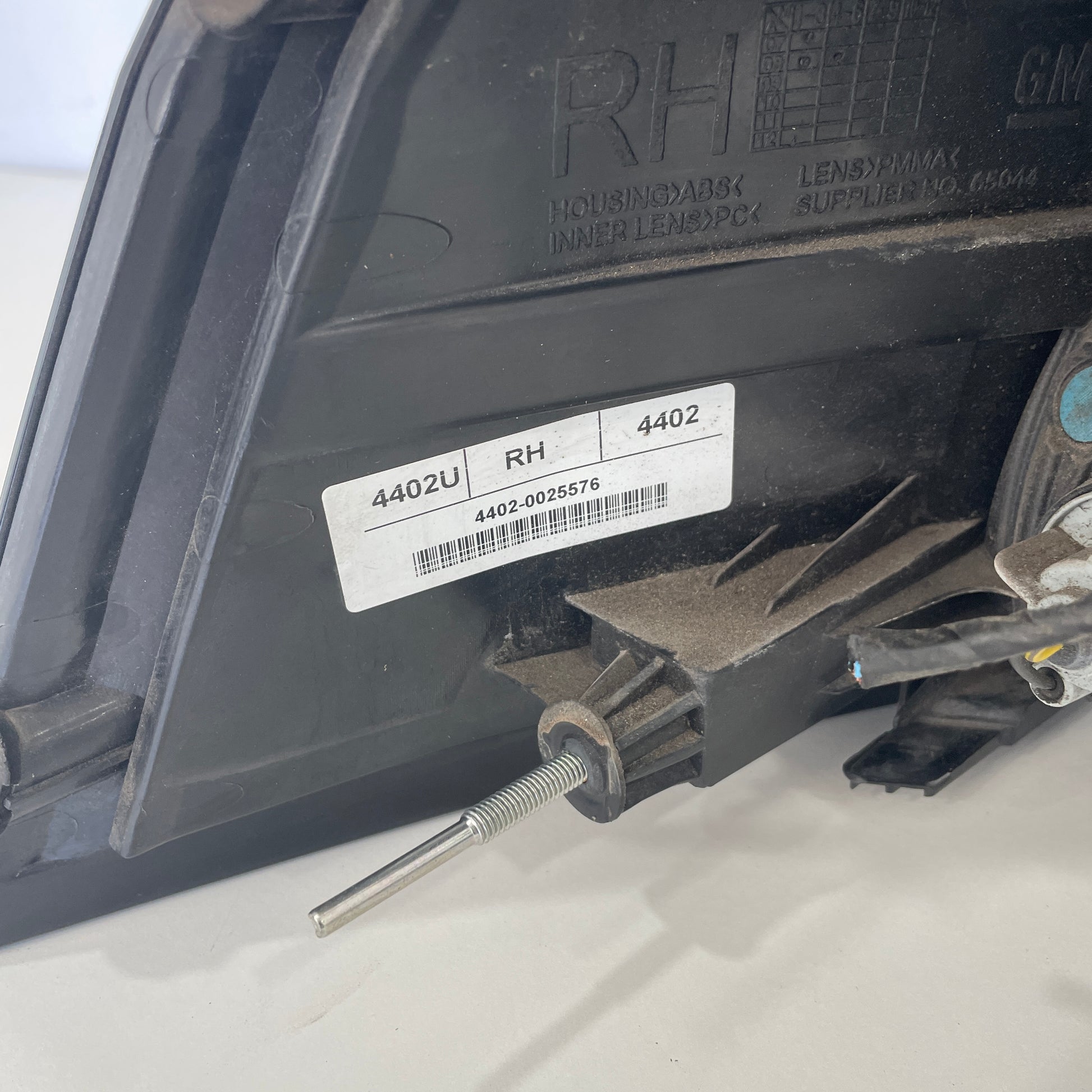 Holden Commodore VE 2006–2013 Tail Light Right RH Sedan 4402U OEM