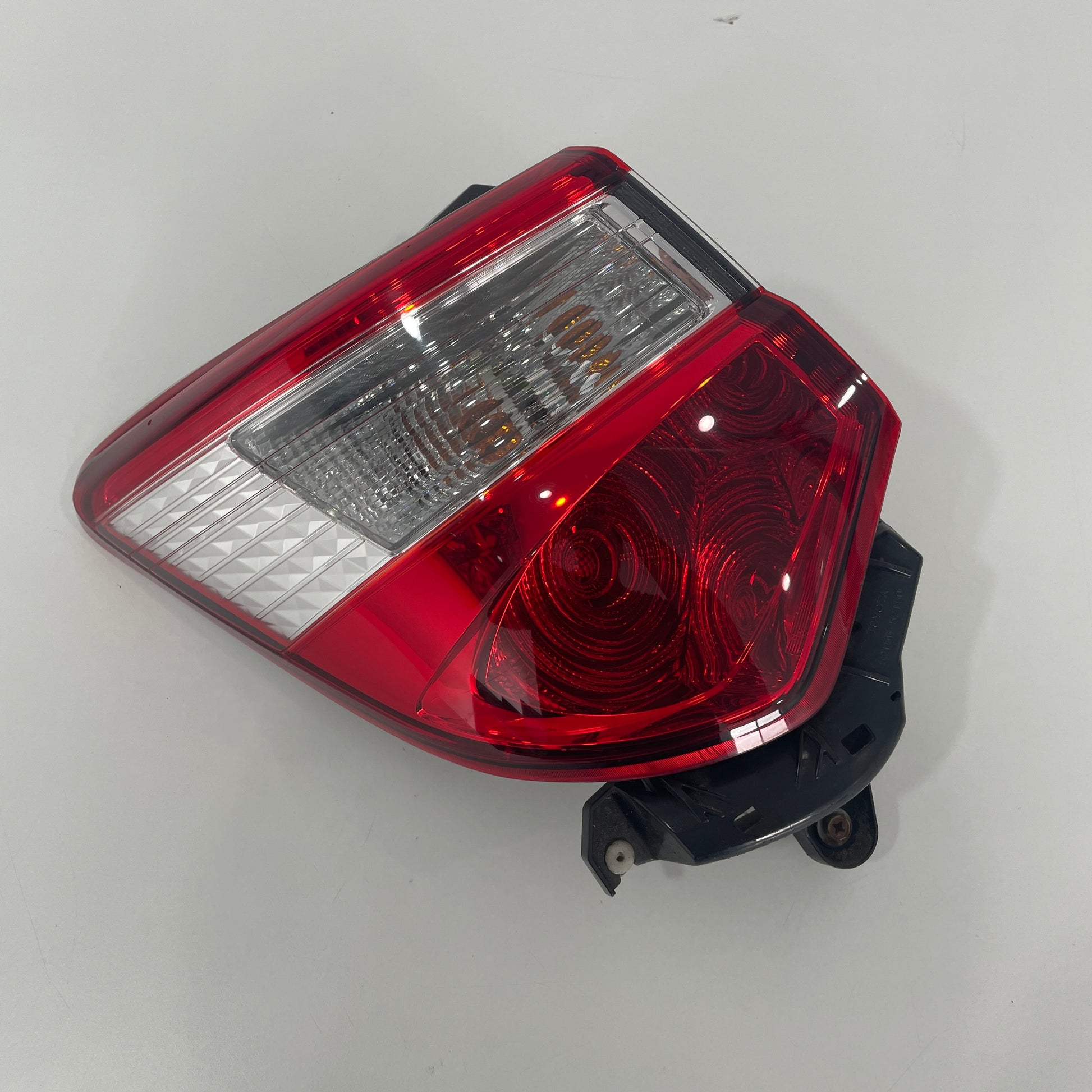 Toyota Yaris Hatchback XP13# 2016–2018 Tail Light Left LH Hatch | OEM