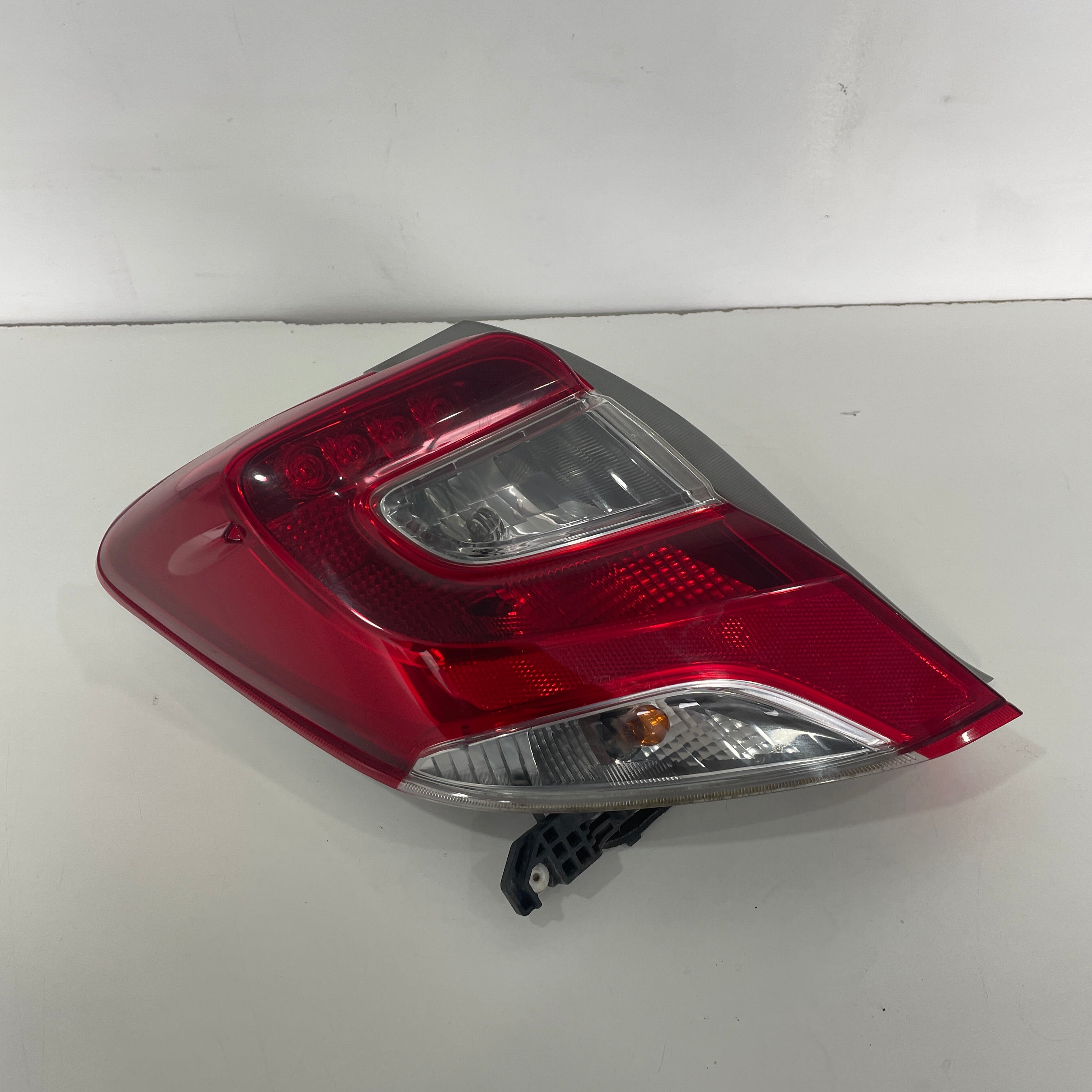 Toyota Yaris Hatchback XP13# 2014–2016 Tail Light Left LH Hatch | OEM