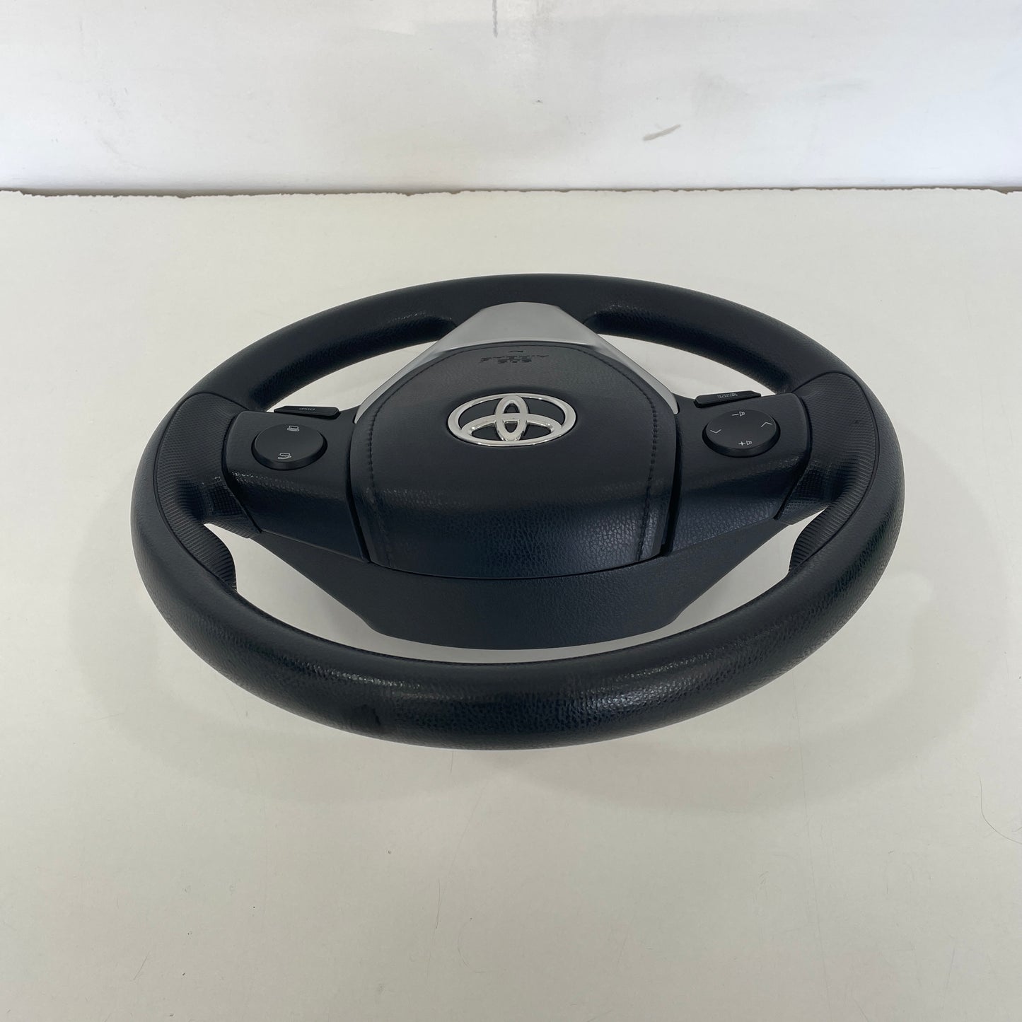Toyota Corolla Hatchback ZRE182R 2012-2015 Steering Wheel Vinyl | OEM