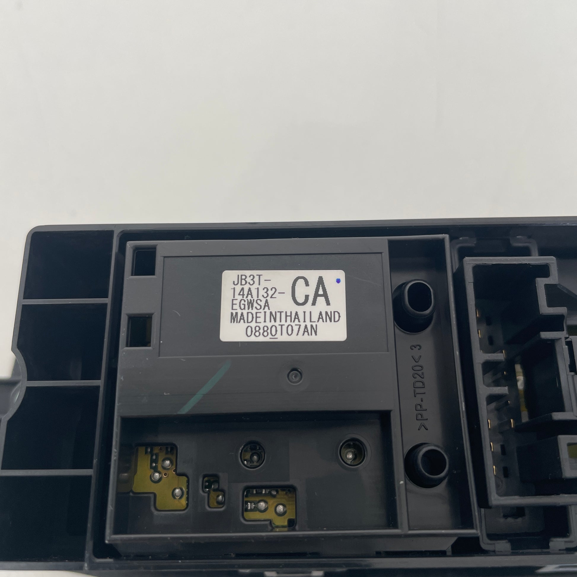 Ford Ranger PX 2011–2022 Window Switch RH Single Cab AB39-14540-DB OEM