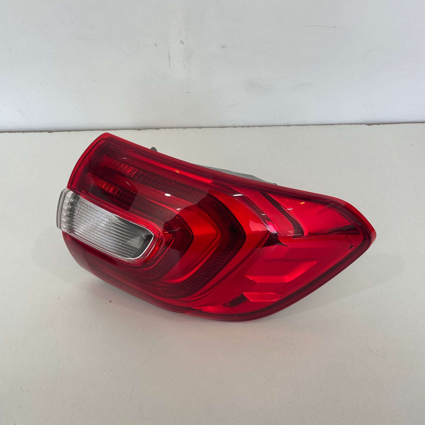 Ford Everest UA Right Tail Light 2015 2016 2017 2018 2019 2020 2021 2022