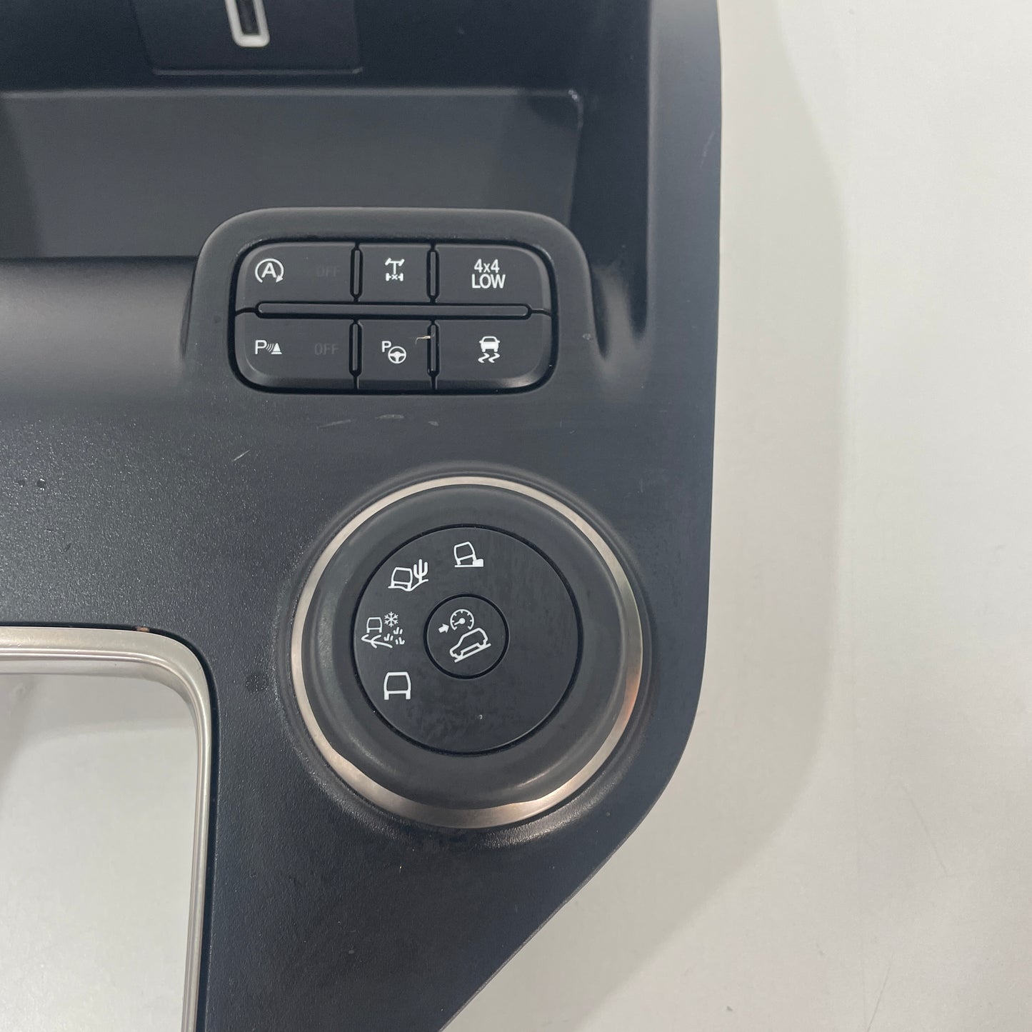 Ford Everest UA 2015-2022 4WD Centre Console Trim EB3B-41045B44 | OEM