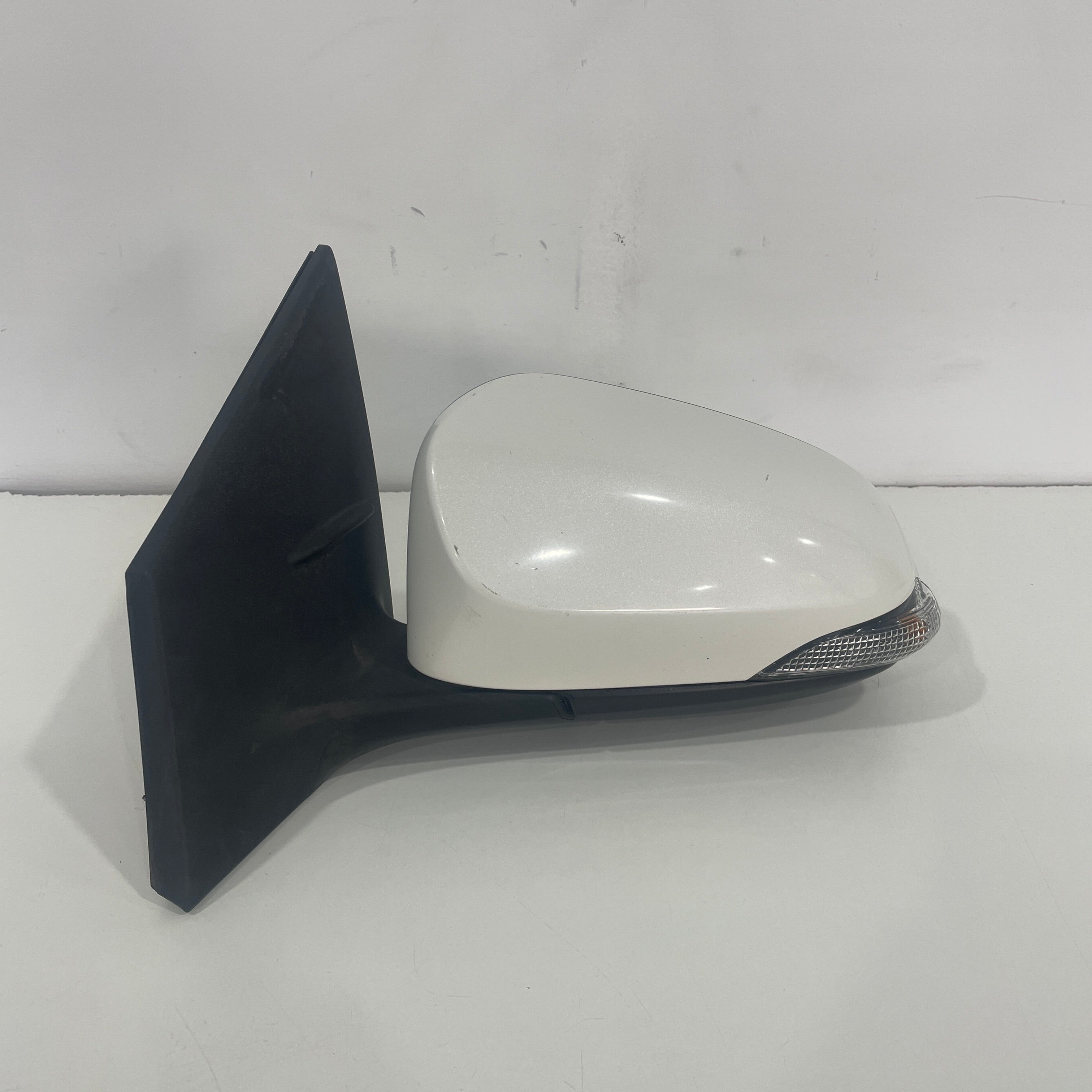 Toyota Corolla ZR Hatchback ZRE182R 2012–2018 Left Hand Side Door Mirror