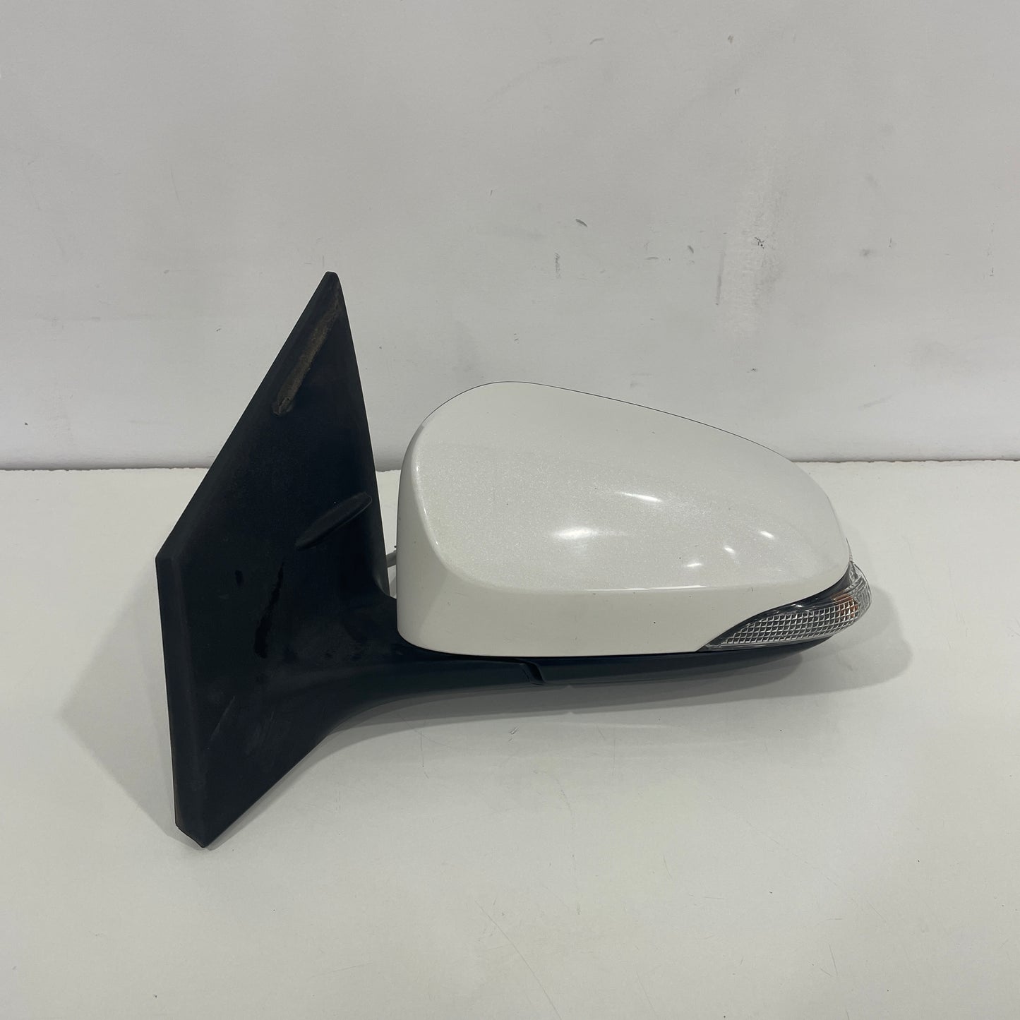 Toyota Corolla ZR Hatchback ZRE182R 2012–2018 Left Hand Side Door Mirror