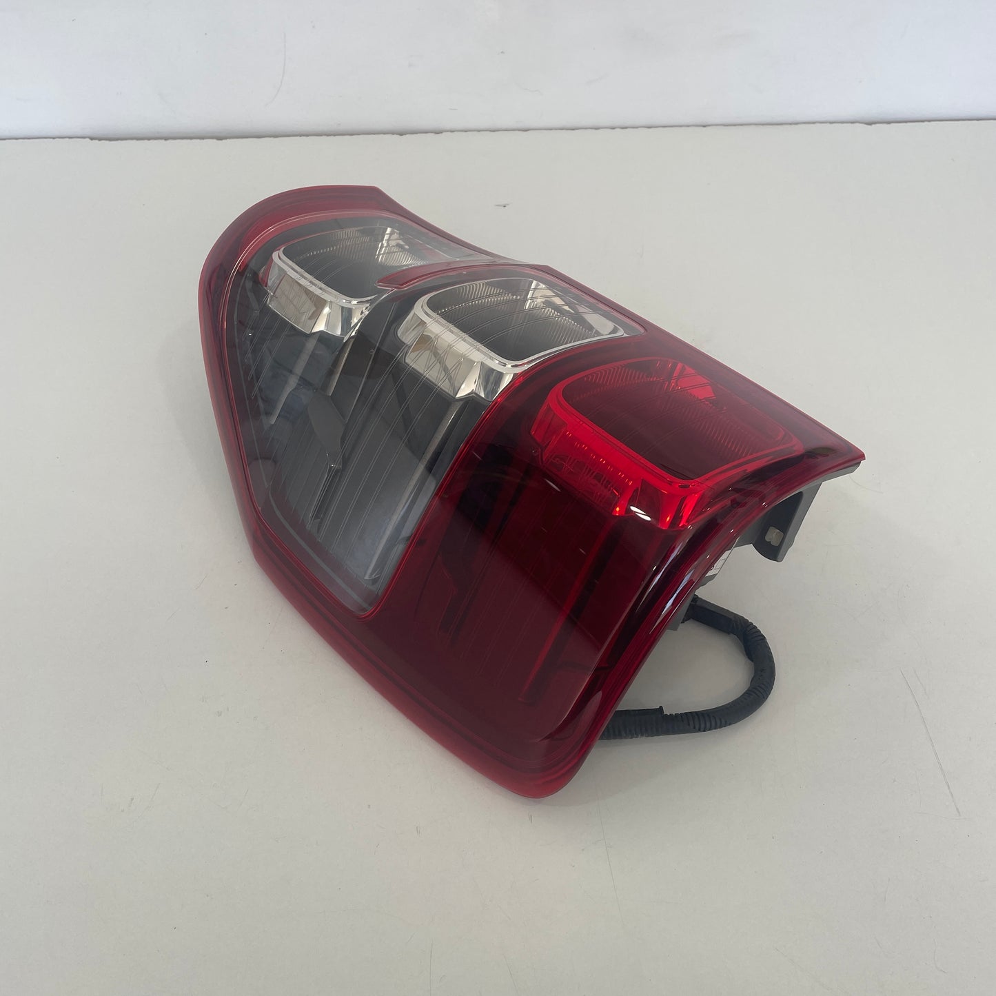 Ford Ranger PX2 PX3 Wildtrak Right Side Tail Light JB3B-13404-GA OEM