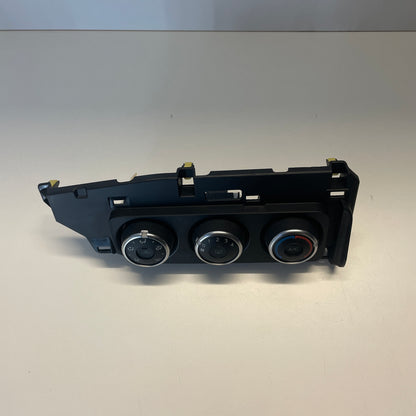 Toyota Corolla Hatchback ZRE182R 2015-2018 A/C Heater Control Panel | OEM