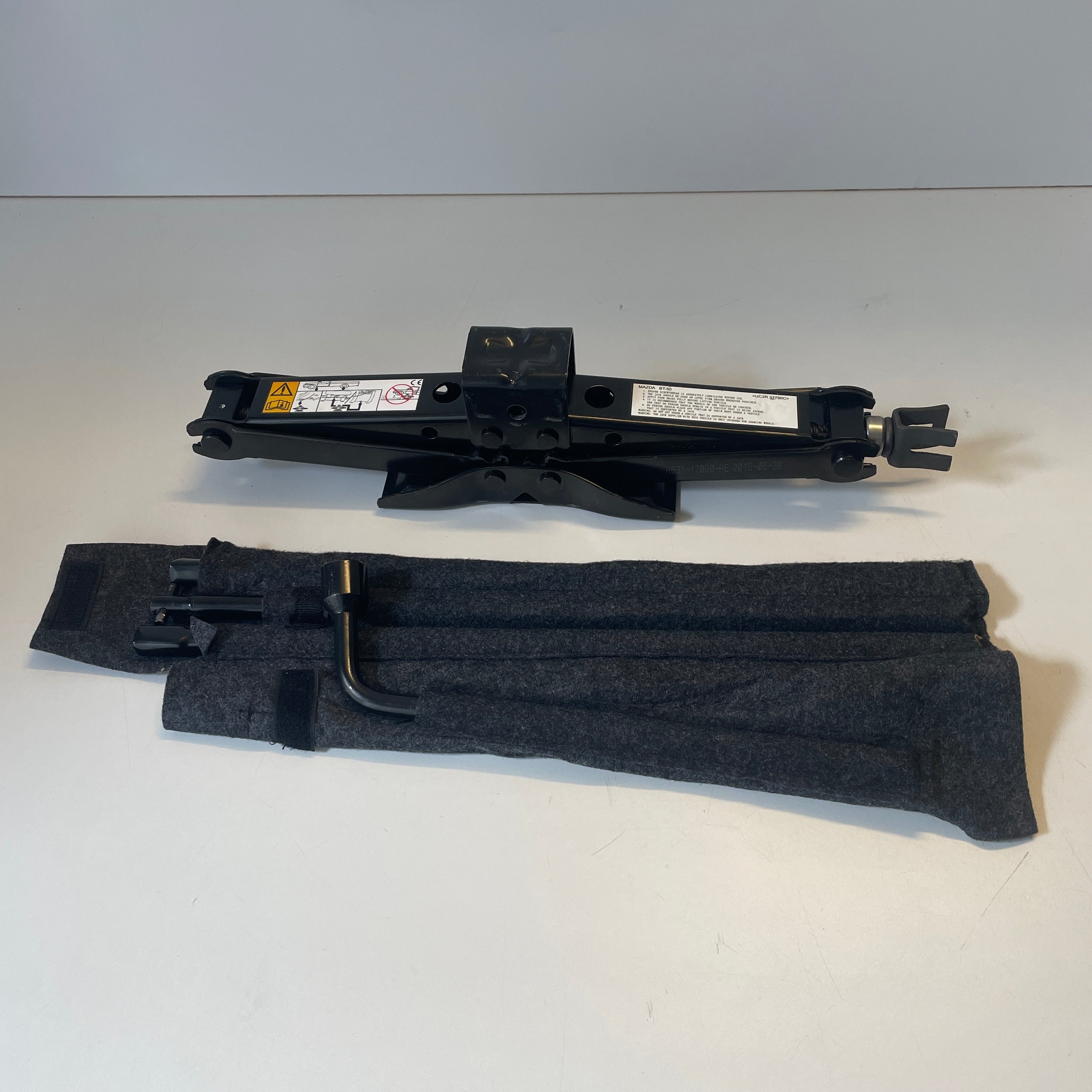 Mazda BT-50 UP/UR Scissor Jack Kit AB31-17080-BA | 2011–2015 | 1,800kg Capacity