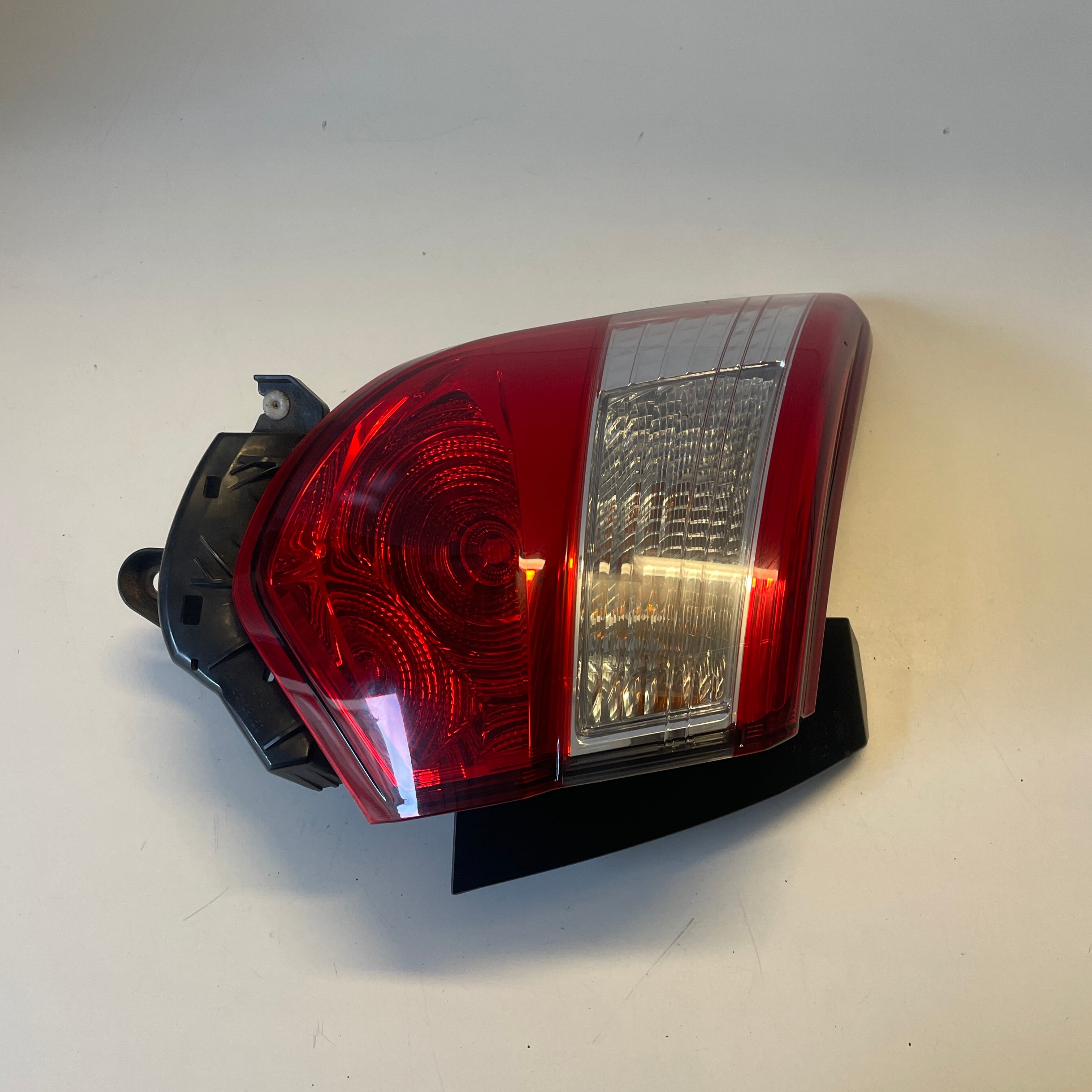 Toyota Yaris Hatchback XP13# 2016–2018 Tail Light Left LH Hatch | OEM