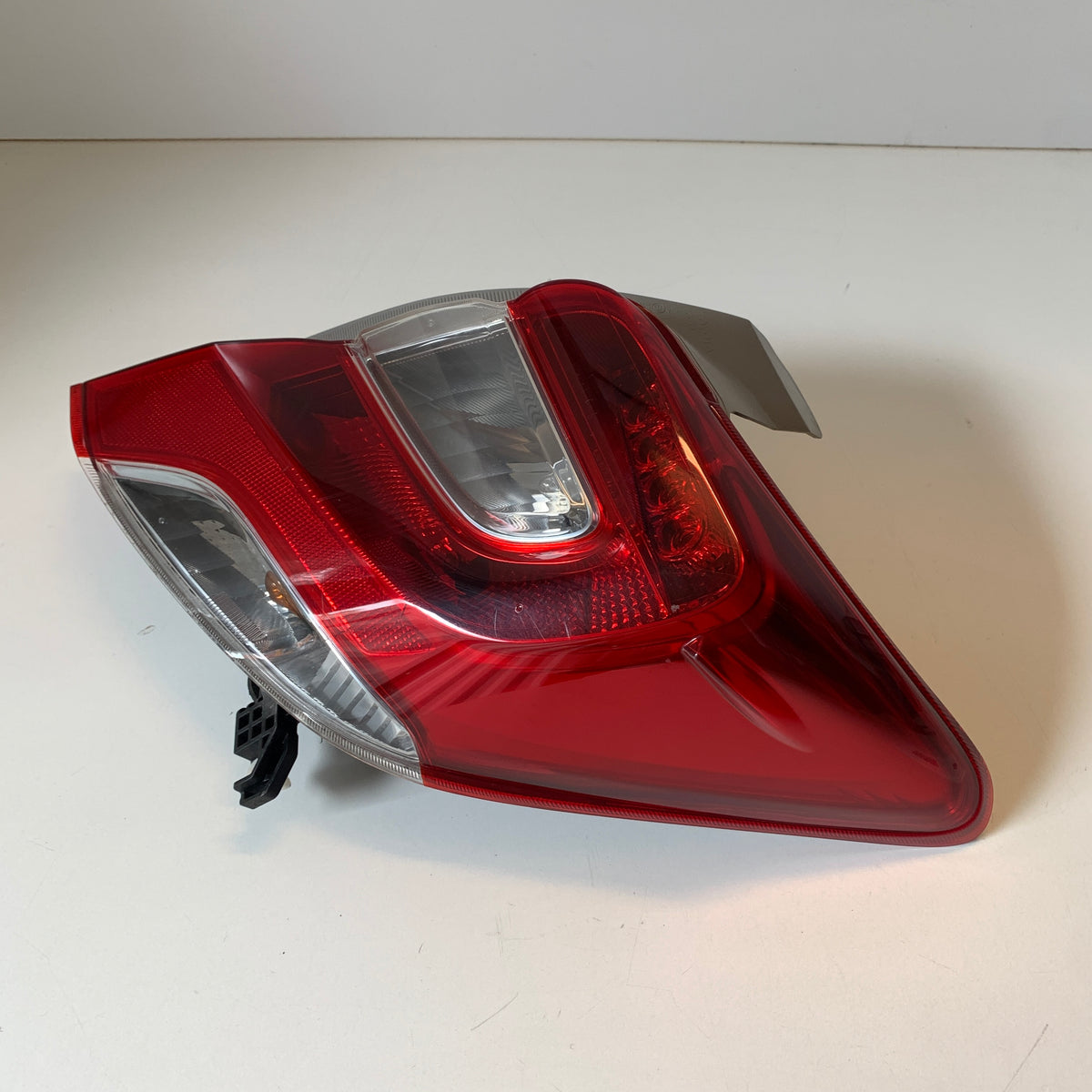 Toyota Yaris Hatchback XP13# 2014–2016 Tail Light Right RH Hatch | OEM