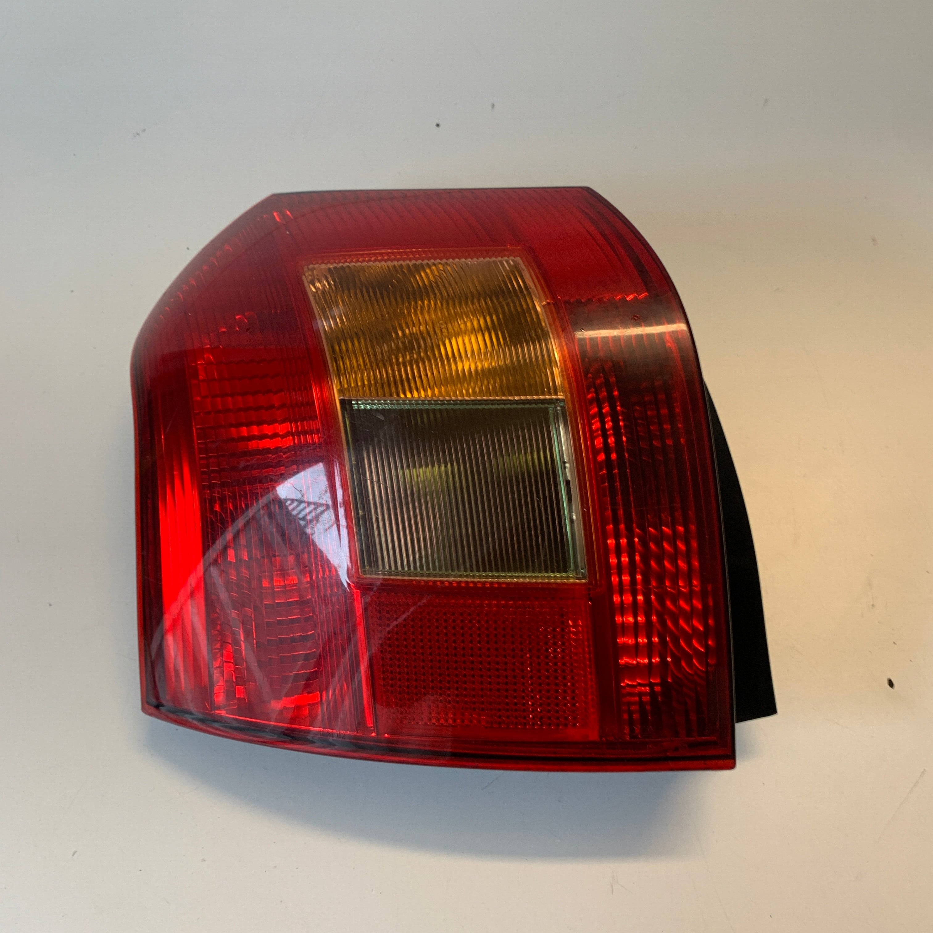 Toyota Corolla ZZE122R Hatch Tail Light Left LH 2001-2004 | Genuine