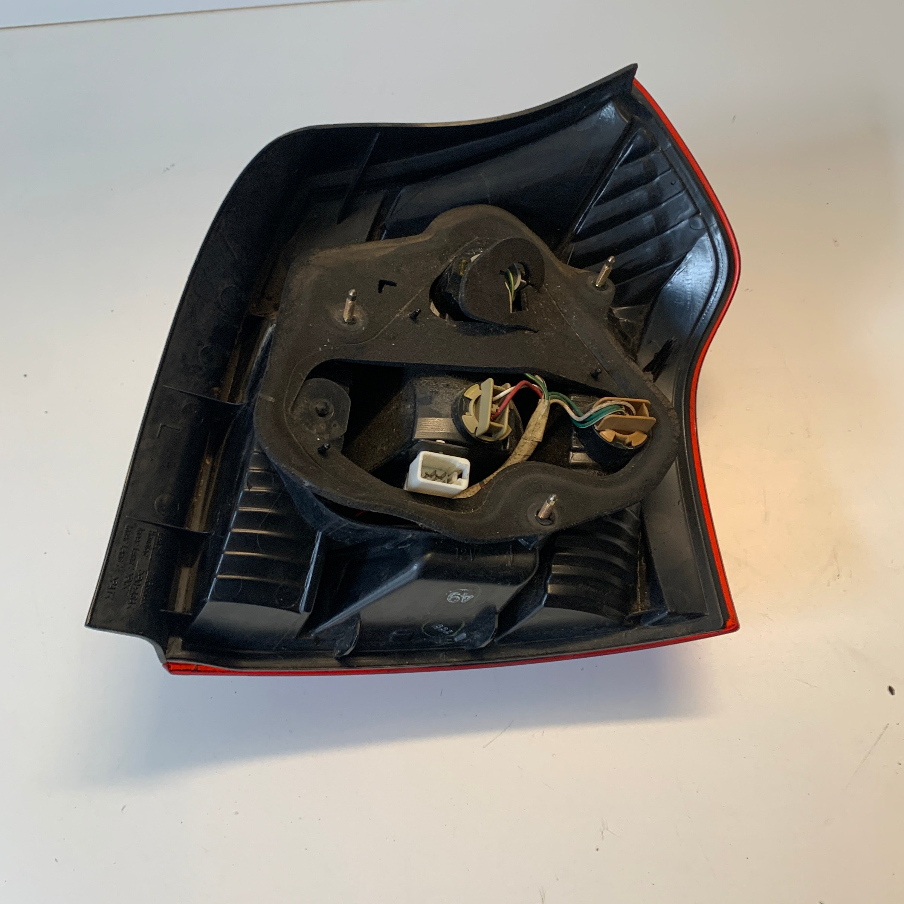 Toyota Corolla ZZE122R Hatch Tail Light Left LH 2001-2004 | Genuine