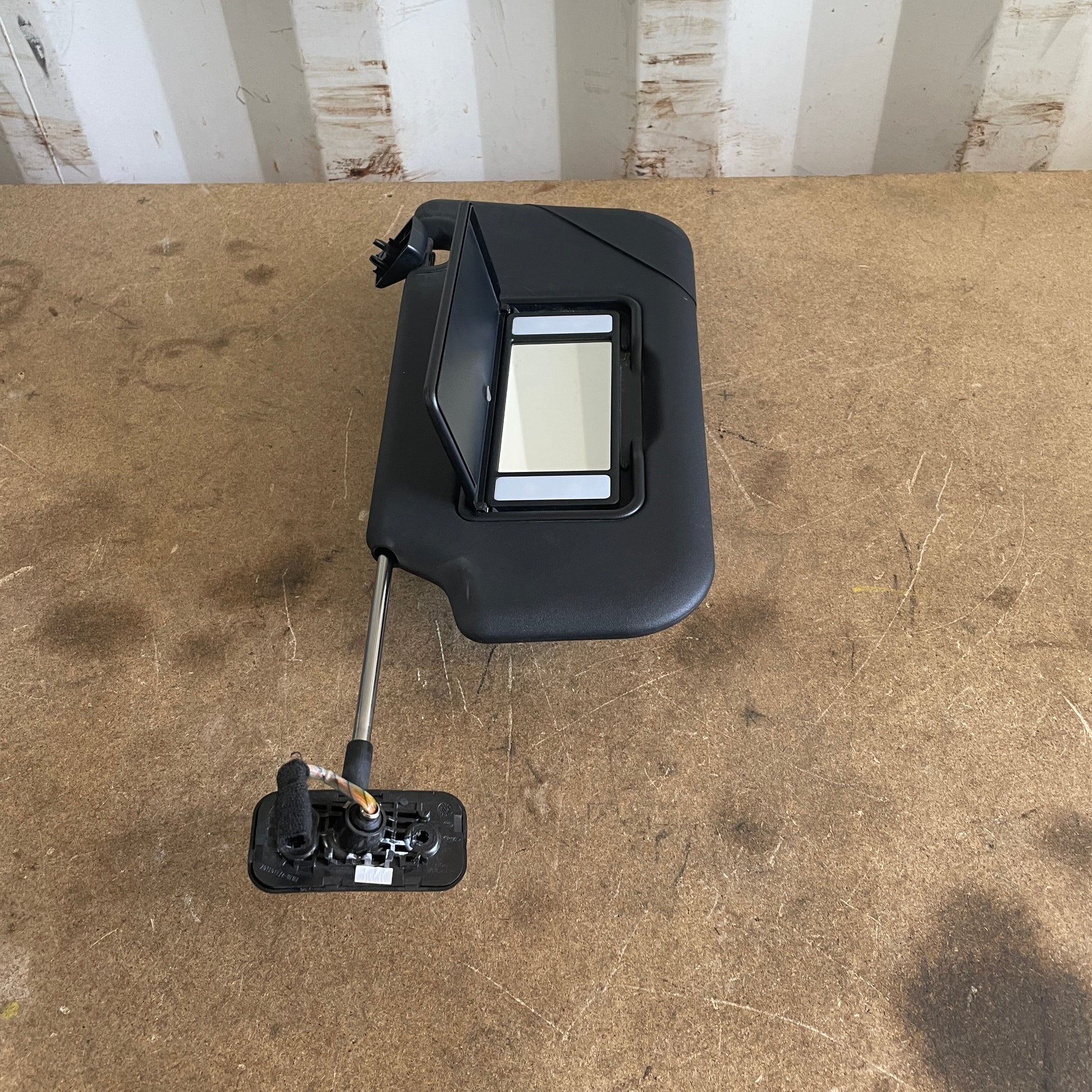 Ford Everest 2022–2025 LH Sun Visor w/ Mirror Light FB3B-2A104-101 OEM Platinum