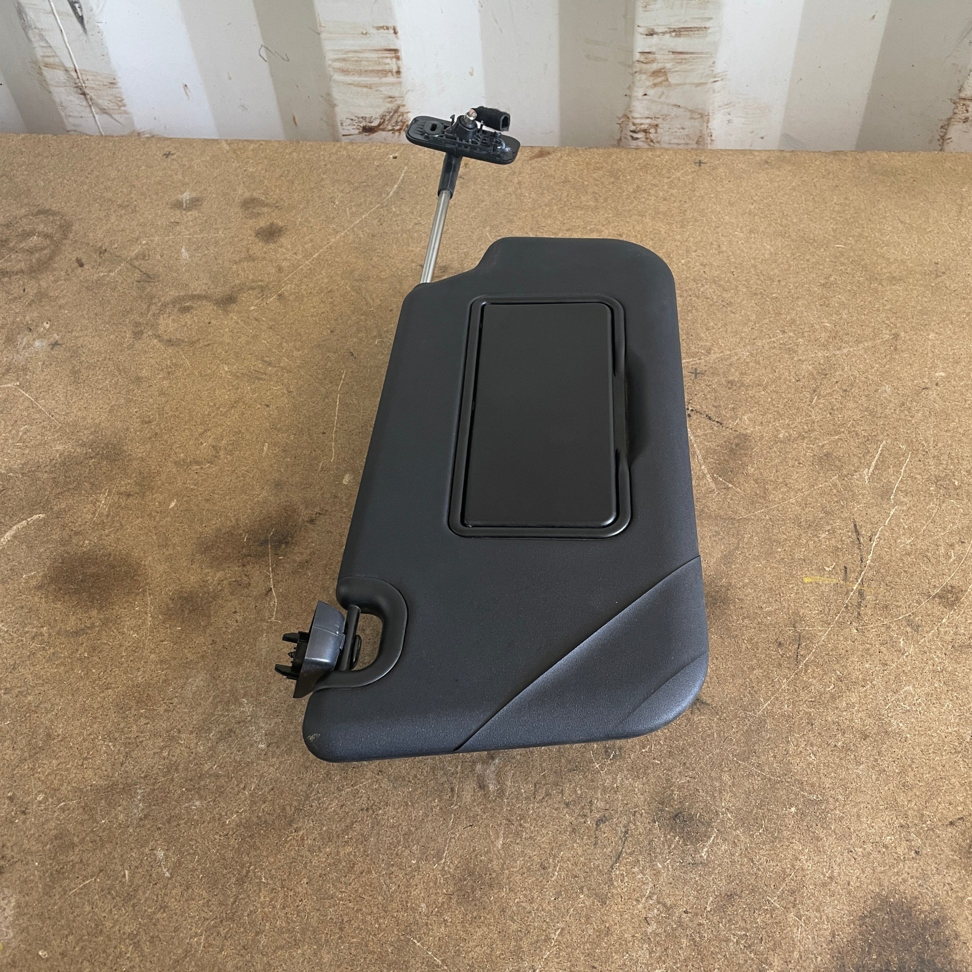 Ford Everest 2022–2025 RH Sun Visor w/ Mirror Light FB3B-2A104-100 OEM Platinum