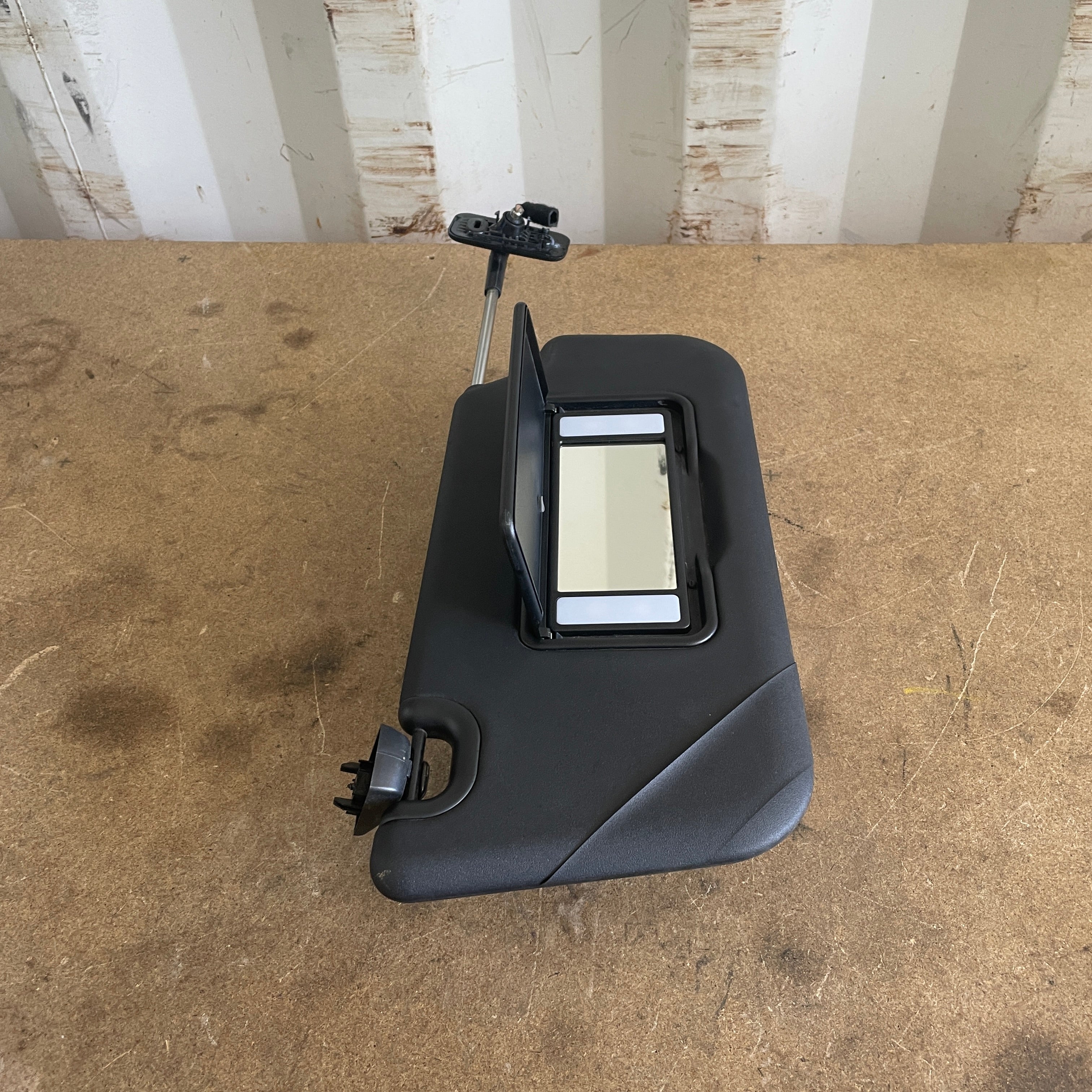 Ford Everest 2022–2025 RH Sun Visor w/ Mirror Light FB3B-2A104-100 OEM Platinum