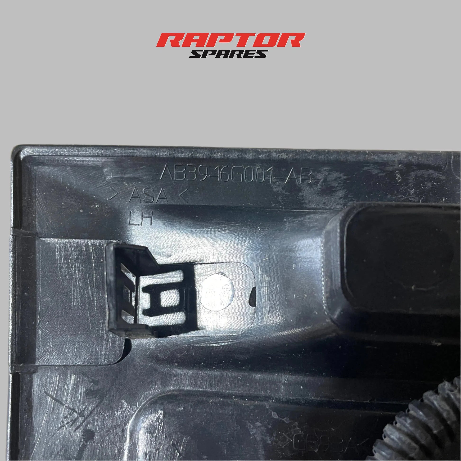 Ford Ranger Left Fender Guard Trim 2.2 6-Speed Repeater Lamp PX1 (2011-2015)