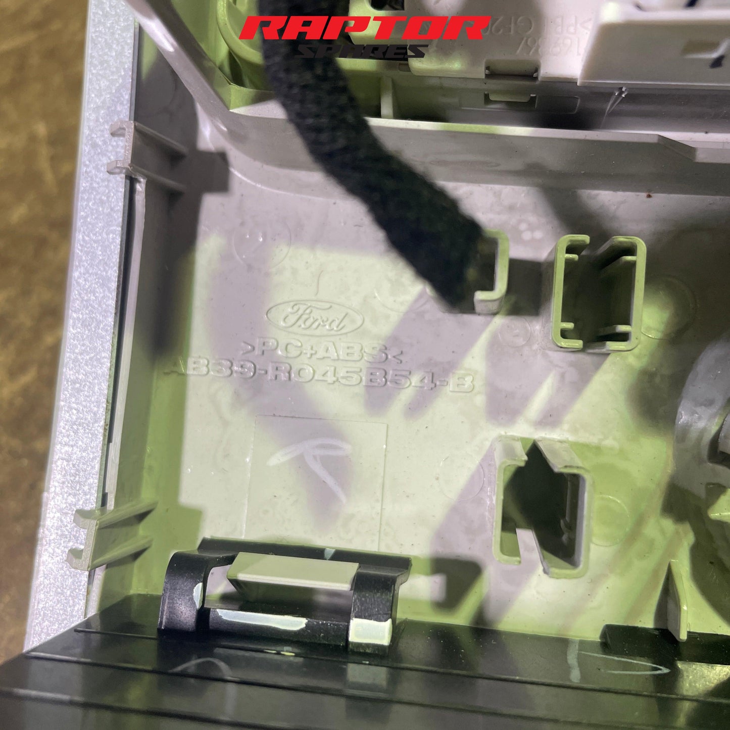 Ford Ranger PX1 PX2 PX3 2011–2022 Overhead Console Light AB39-R045B54-B | OEM